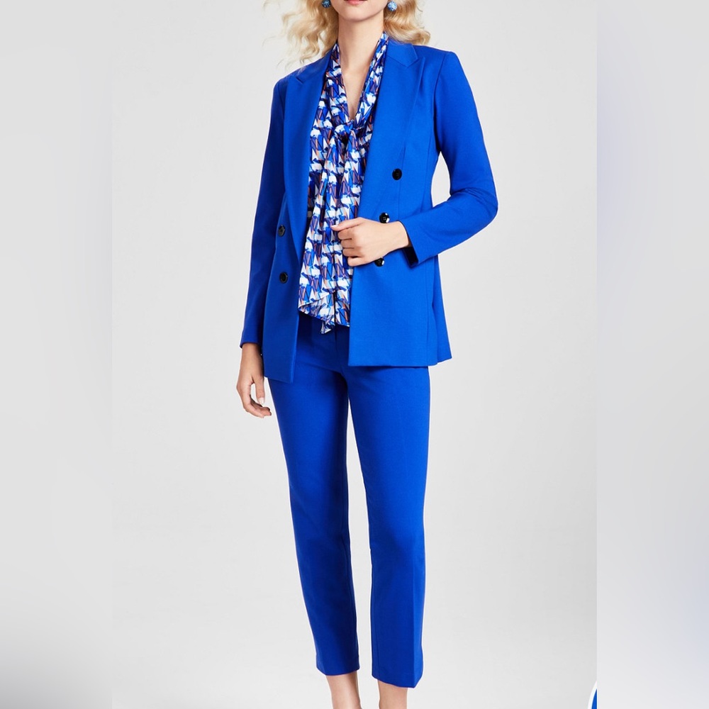 Double-Blazer Raindropprint Tie Neck Sleeveless Top & Compression Straight Pants